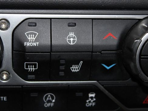 Used 2025 Jeep Wrangler Unlimited Sahara AWD/4WD image 29