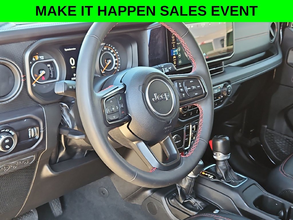 Used 2024 Jeep Gladiator Rubicon AWD/4WD image 10