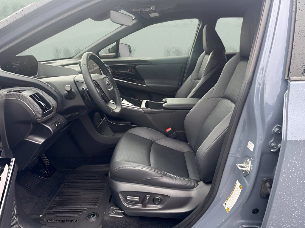 Used 2023 Subaru Solterra AWD image 9