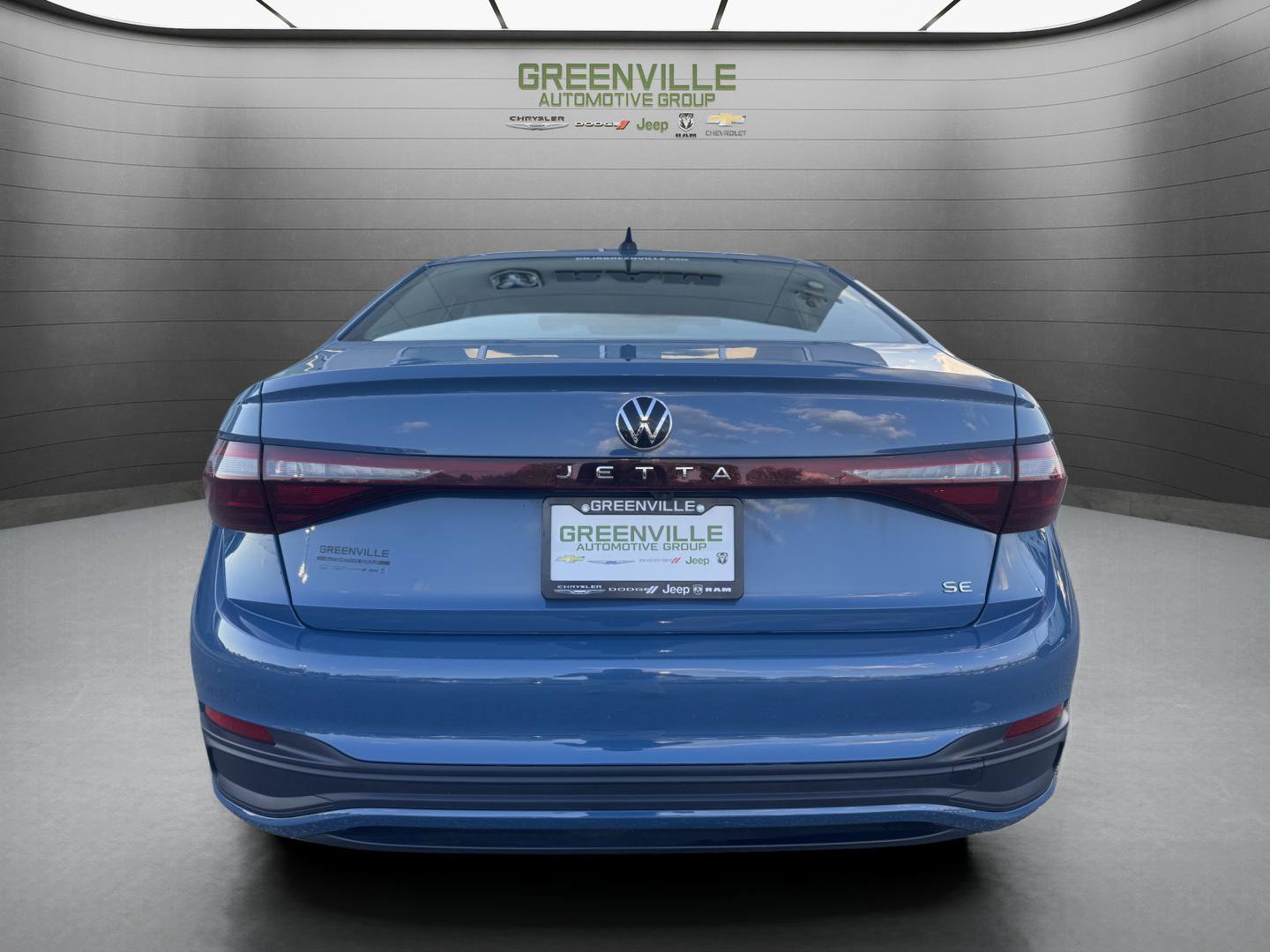 Used 2025 Volkswagen Jetta SE FWD image 5