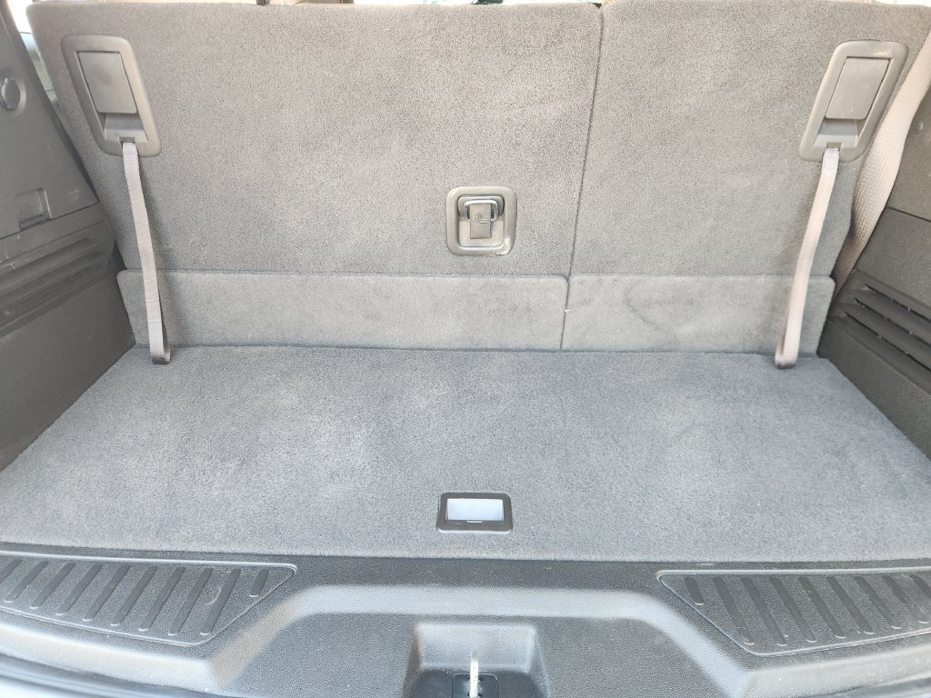 Used 2016 GMC Acadia SLT w/ Open Road Package FWD image 34