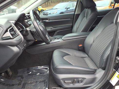 Used 2019 Toyota Camry SE image 7