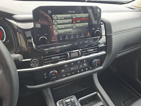 Used 2024 Nissan Pathfinder Platinum AWD/4WD image 24