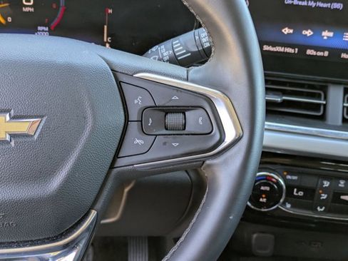 Used 2025 Chevrolet Trax LT w/ LT Convenience Package image 21