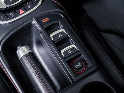 Used 2015 Audi R8 V10 w/ Full Leather Package image 29