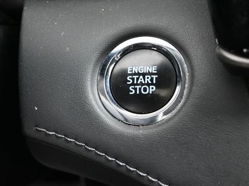 Used 2023 Toyota Highlander XLE AWD/4WD image 24