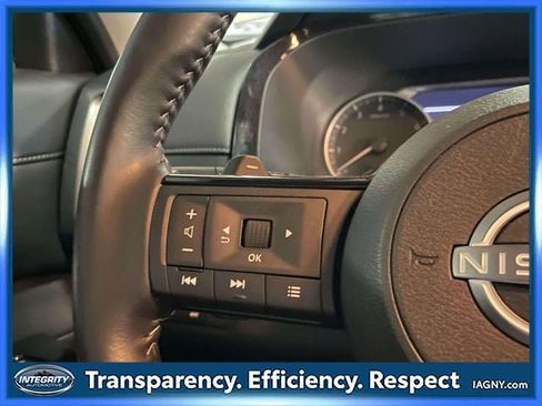 Used 2025 Nissan Pathfinder SL AWD/4WD image 21