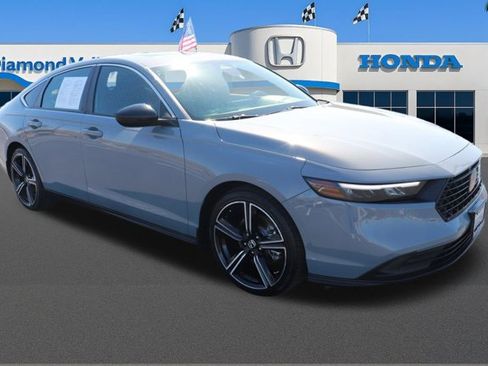 Used 2025 Honda Accord Sport image 1