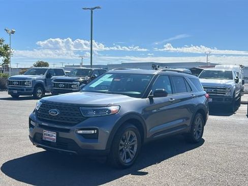 Certified 2022 Ford Explorer XLT w/ Equipment Group 202A AWD/4WD image 8