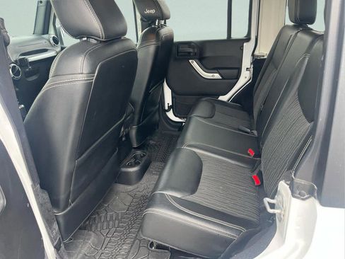 Used 2015 Jeep Wrangler Unlimited Sport AWD/4WD image 12