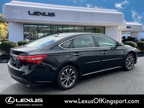 Used 2016 Toyota Avalon XLE Premium image 5