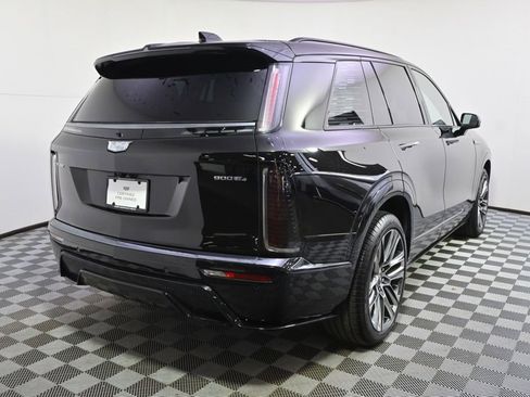 Certified 2026 Cadillac Vistiq Platinum w/ LPO, Floor Liner Package AWD/4WD image 6