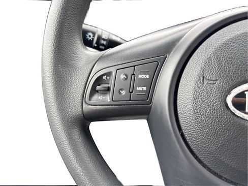 Used 2012 Kia Forte EX image 15