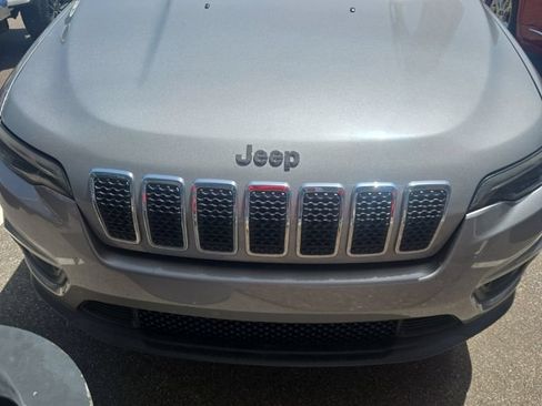 Used 2019 Jeep Cherokee Latitude Plus w/ Cold Weather Group AWD/4WD image 1