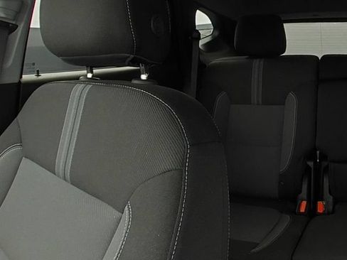 Used 2025 Chevrolet Blazer LT FWD image 28