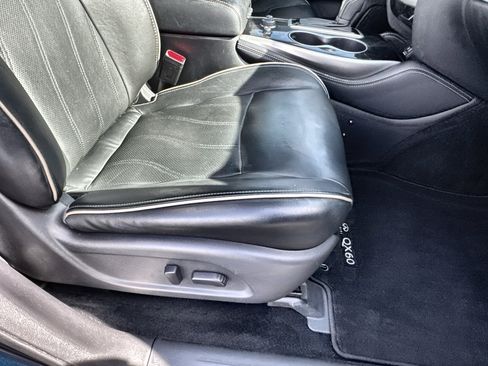 Used 2019 INFINITI QX60 Luxe w/ Essential Package image 29