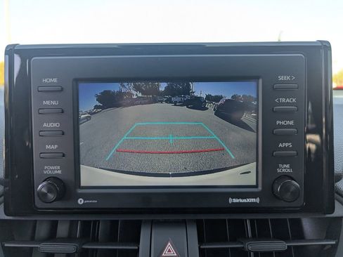 Used 2022 Toyota RAV4 SE image 20