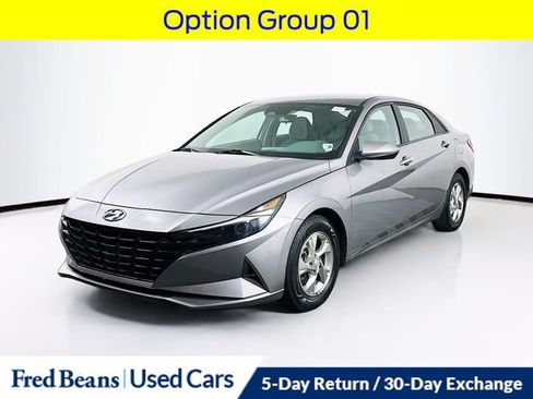 Used 2023 Hyundai Elantra SE FWD image 4