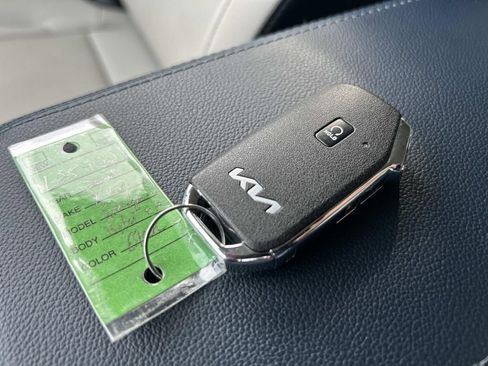 Certified 2025 Kia Sportage EX image 30