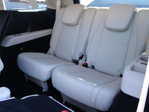 Used 2024 Mercedes-Benz GLS 450 4MATIC image 46