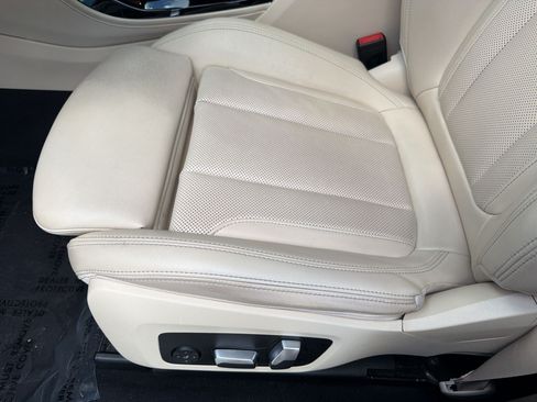 Used 2022 BMW X4 xDrive30i w/ Parking Assistance Package AWD/4WD image 13