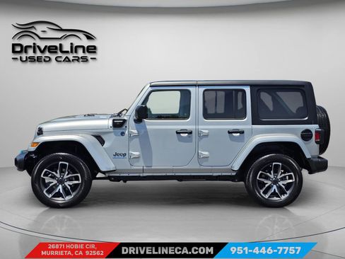 Used 2024 Jeep Wrangler Unlimited AWD/4WD image 12