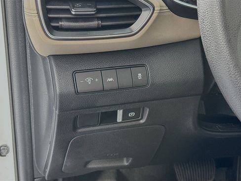 Used 2022 Hyundai Santa Fe SEL w/ Cargo Package image 10