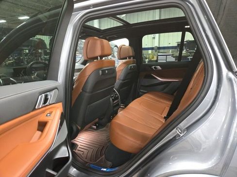 Used 2025 BMW X5 xDrive40i w/ M Sport Package image 8