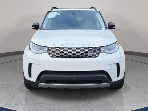 Used 2024 Land Rover Discovery S image 2