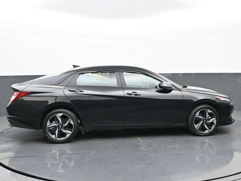Used 2023 Hyundai Elantra SEL w/ Convenience Package image 2