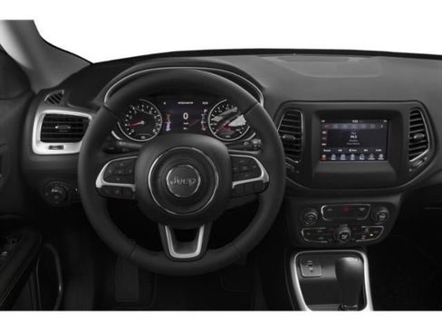 Used 2019 Jeep Compass Latitude w/ Popular Equipment Group AWD/4WD image 7