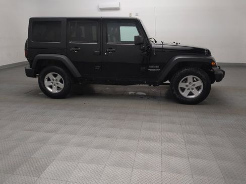 Used 2017 Jeep Wrangler Unlimited Sport w/ Quick Order Package 24S AWD/4WD image 11