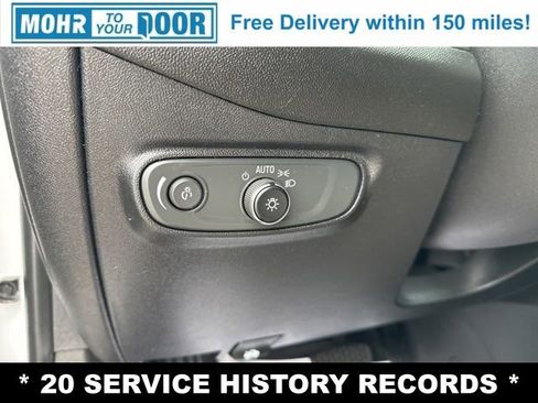 Used 2018 Chevrolet Equinox LT w/ Sun & Infotainment Package image 22