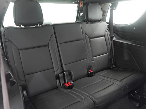 Used 2025 GMC Yukon Denali AWD/4WD image 16
