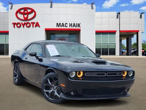 Used 2022 Dodge Challenger GT image 1