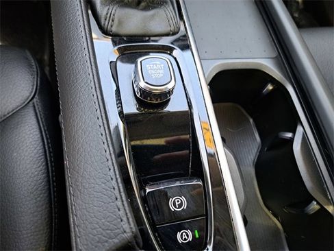 Used 2022 Volvo XC90 T6 Momentum w/ Climate Package image 15