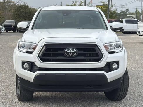 Used 2023 Toyota Tacoma SR5 w/ Technology Package RWD image 4