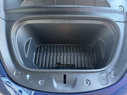 Used 2023 Tesla Model Y Performance image 44