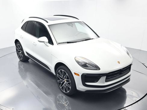 Certified 2026 Porsche Macan AWD/4WD image 42