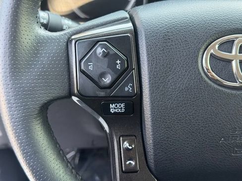 Used 2022 Toyota 4Runner TRD Off-Road AWD/4WD image 21