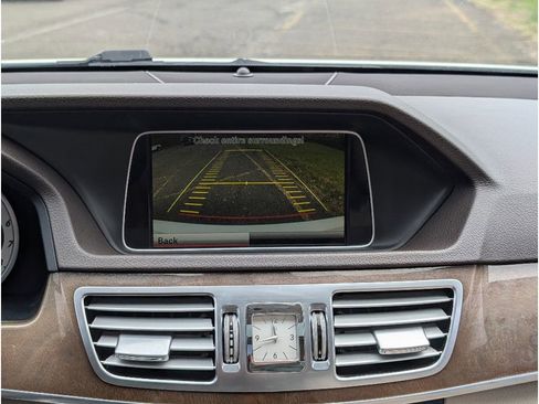 Used 2015 Mercedes-Benz E 350 4MATIC Sedan w/ Premium 1 Package image 27