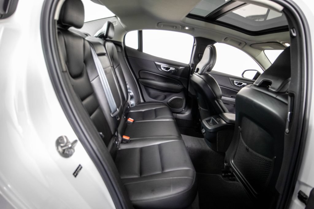 Used 2025 Volvo S60 B5 Core FWD image 12