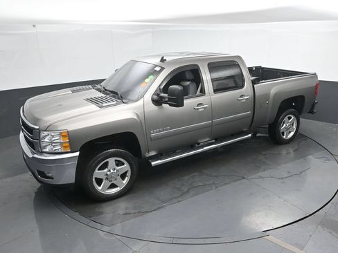 Used 2013 Chevrolet Silverado 2500 LT w/ Custom Sport Truck Package RWD image 30