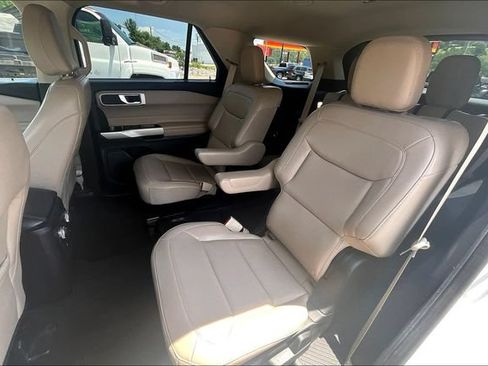 Used 2021 Ford Explorer XLT w/ Equipment Group 202A RWD image 27