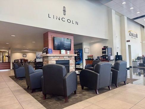 Used 2023 GMC Sierra 1500 SLT w/ SLT Premium Package image 47