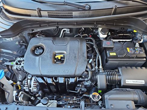 Used 2025 Kia Soul LX w/ LX Technology Package FWD image 13