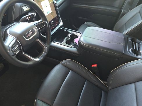 Used 2025 GMC Yukon XL Elevation AWD/4WD image 10