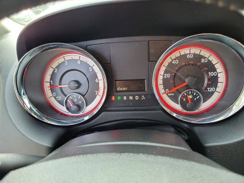 Used 2019 Dodge Grand Caravan SXT FWD image 25