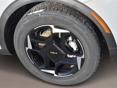 New 2026 Kia Sportage EX image 12