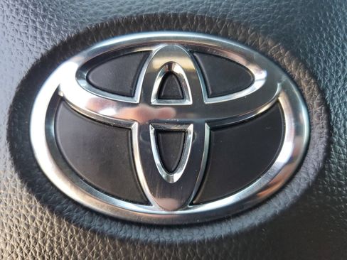 Used 2024 Toyota Corolla SE FWD image 33